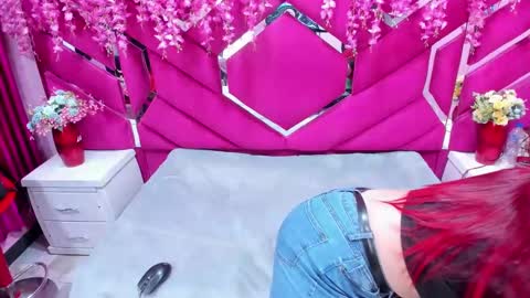 latinas_anales online show from December 9, 1:18 pm