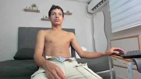 latino_twink20 online show from December 5, 7:23 pm