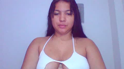 Laura vergara1 online show from December 4, 11:58 pm