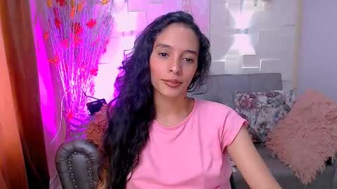 lauraa_miss18 online show from January 10, 4:37 pm