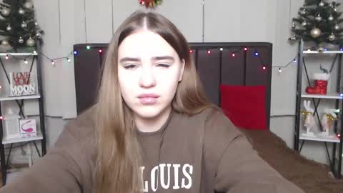 LauraHlot online show from December 18, 7:17 pm