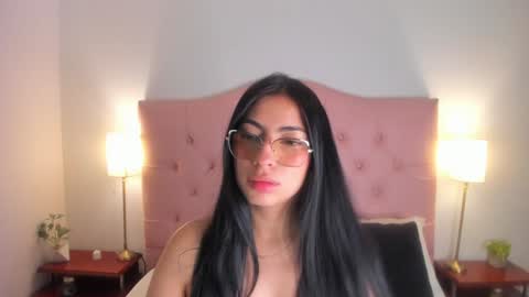 laurenn_smitth online show from November 24, 12:30 pm