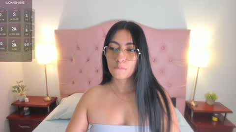 laurenn_smitth online show from January 9, 12:39 pm