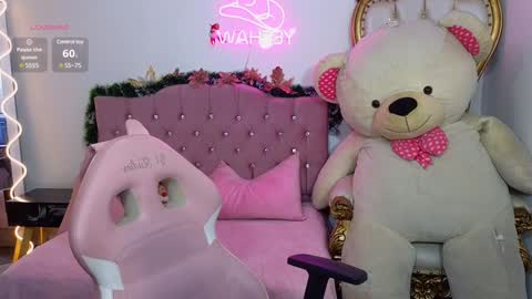 laylafoxy_tay online show from December 31, 11:19 am