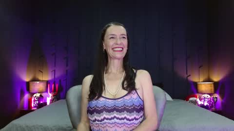 Leana online show from December 10, 11:40 am