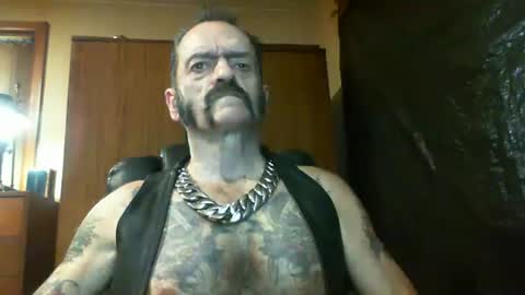 leathergreaser online show from December 26, 8:38 pm