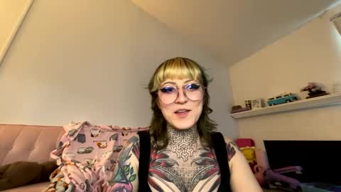 Leia Megan online show from December 13, 5:49 pm