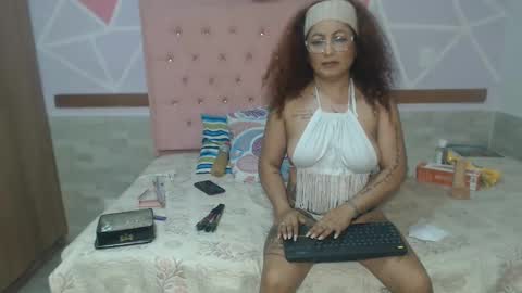 lena_lawson online show from December 1, 6:51 am