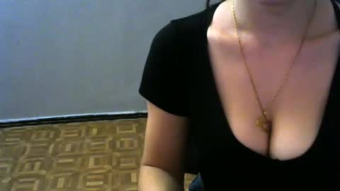 lexisexi_ online show from December 13, 8:22 pm