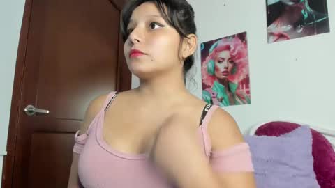 leylaa_02 online show from December 17, 1:28 pm