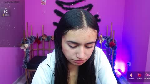 liathomson_ online show from December 29, 1:20 pm