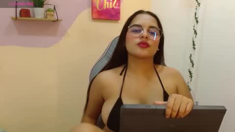 lila_rox online show from December 11, 2:37 pm