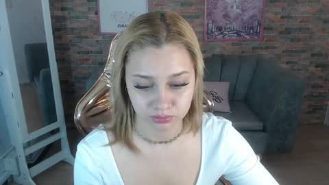 lili_roberts_b online show from January 4, 12:42 pm