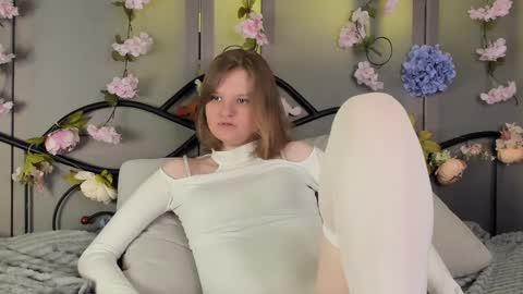 hi guys Im new here Im 18 years oldIve never had sex online show from December 1, 2:26 pm