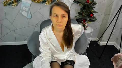 lillian_white1 online show from January 3, 1:02 am