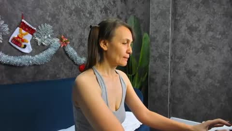 lillian_white1 online show from January 16, 8:09 am