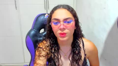 lily_anal_squirt online show from December 30, 8:51 pm