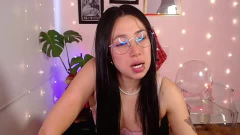 just lily online show from December 4, 10:11 pm