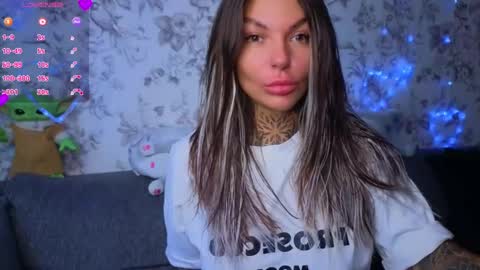 lily_jay_xox online show from November 12, 7:04 am