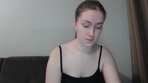 lily_love_x online show from December 13, 2:25 am