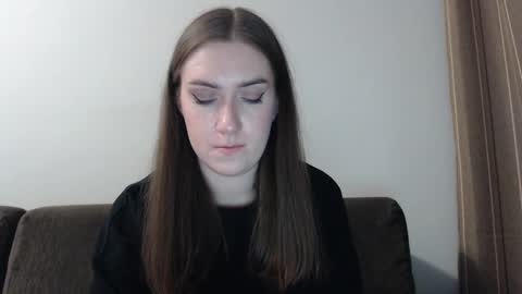 lily_love_x online show from December 1, 2:19 am