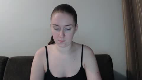 lily_love_x online show from November 29, 11:03 pm