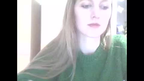 linda_key online show from December 27, 9:01 pm