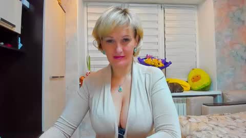 Lisasimsxs online show from December 14, 1:36 am