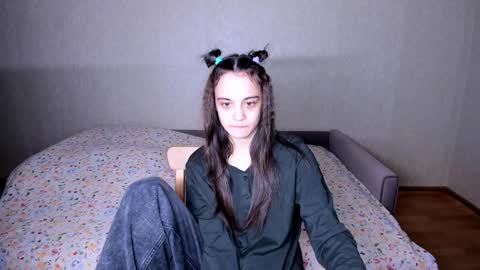 littleashleyy online show from December 27, 5:44 pm