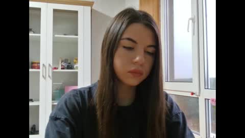 littlebarbie044 online show from December 7, 6:34 am