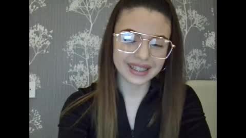 littlebarbie044 online show from December 16, 9:15 pm