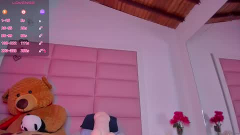 littlee_emma_ online show from December 18, 3:21 am