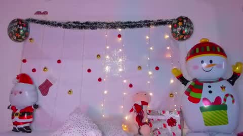 littlee_emma_ online show from December 26, 2:48 am