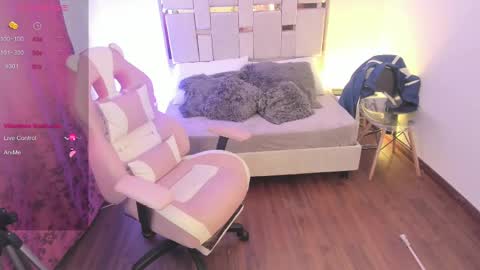 liz_girl22 online show from January 2, 4:36 pm