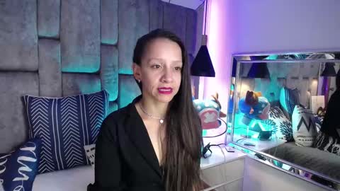 llamavioleta_ online show from November 25, 1:38 pm