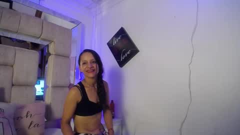 llamavioleta_ online show from December 5, 10:26 pm