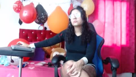 lola_fiery online show from December 28, 1:37 pm