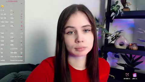 lolapalmer_ online show from November 11, 7:26 pm