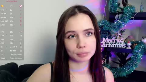 lolapalmer_ online show from December 13, 8:33 pm