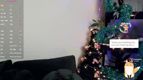 lolapalmer_ online show from December 27, 8:17 pm