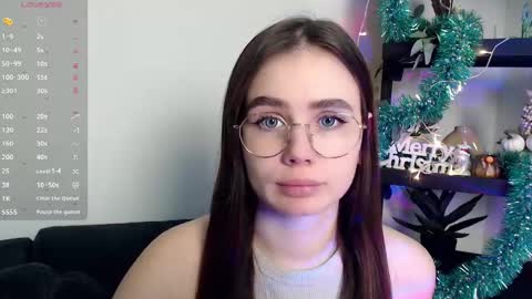 lolapalmer_ online show from December 28, 7:44 pm