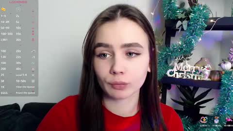 lolapalmer_ online show from January 4, 7:44 pm