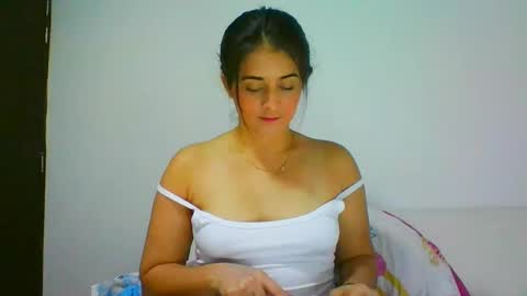 estehfania online show from December 15, 12:47 am