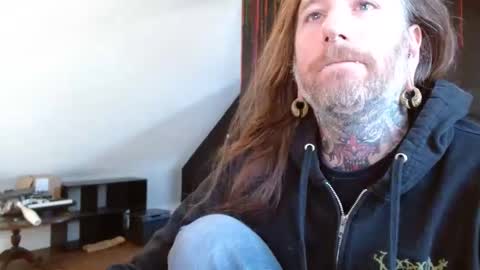 longhair online show from January 8, 6:32 pm