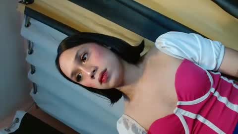 lovely_agnes online show from December 21, 5:39 am