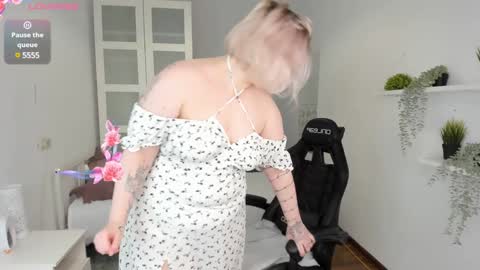 lovely_leilla online show from November 21, 1:14 pm