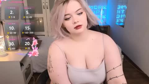 lovely_leilla online show from December 7, 1:55 pm