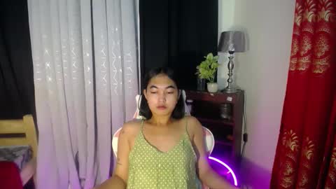 lovely_mamaxx online show from December 29, 7:14 am