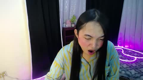 lovely_mamaxx online show from December 6, 9:13 am