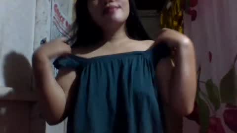 lovelymocha27s online show from January 11, 12:56 pm